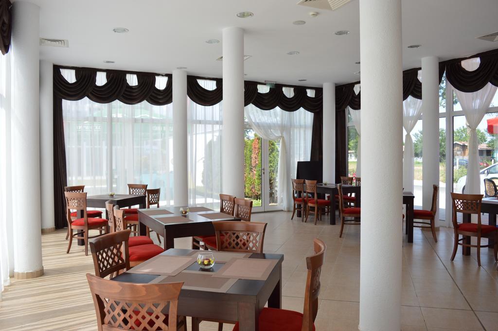 Black Sea Star Aparthotel โซโซโปล ภายนอก รูปภาพ